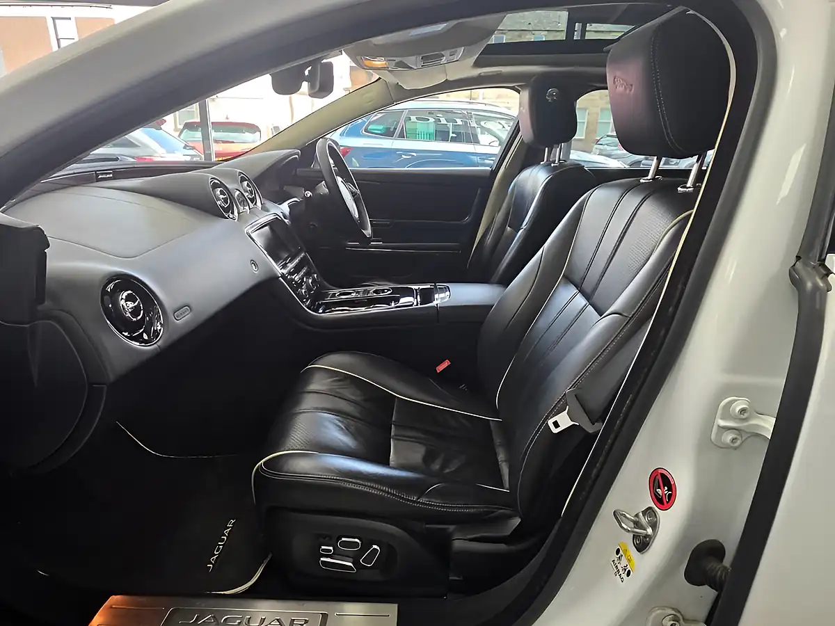 Used 2013 Jaguar Xj Portfolio White - Interior and Exterior details 16