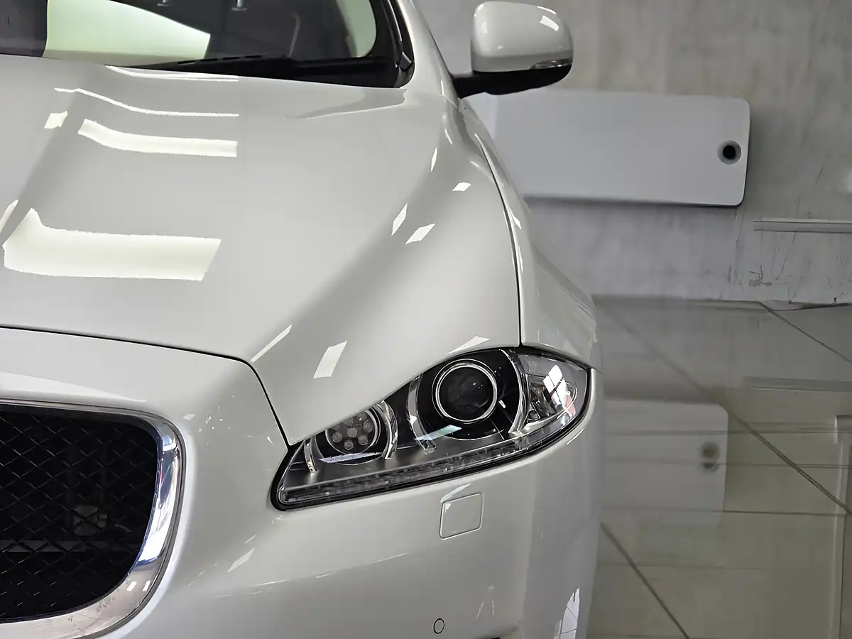 Used 2013 Jaguar Xj Portfolio White - Interior and Exterior details 18