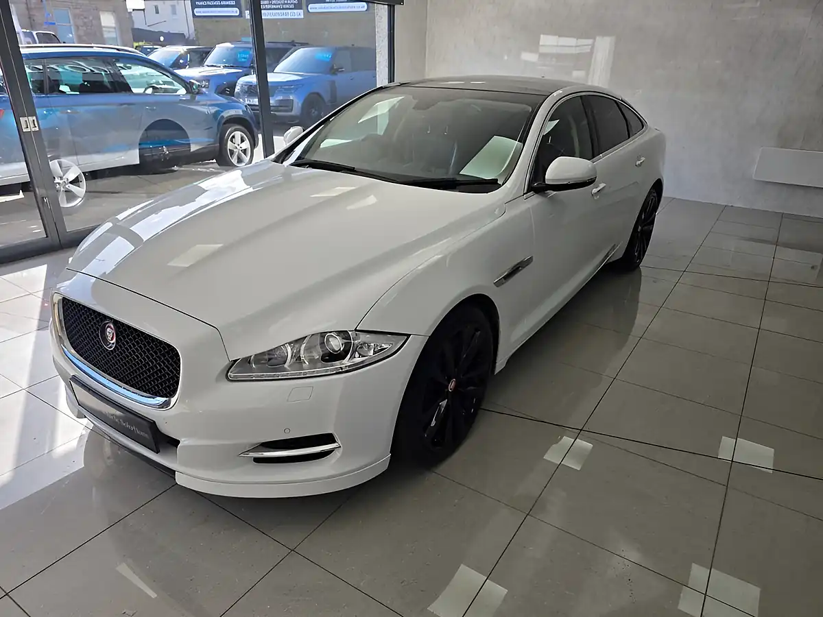 Used 2013 Jaguar Xj Portfolio White - Interior and Exterior details 19
