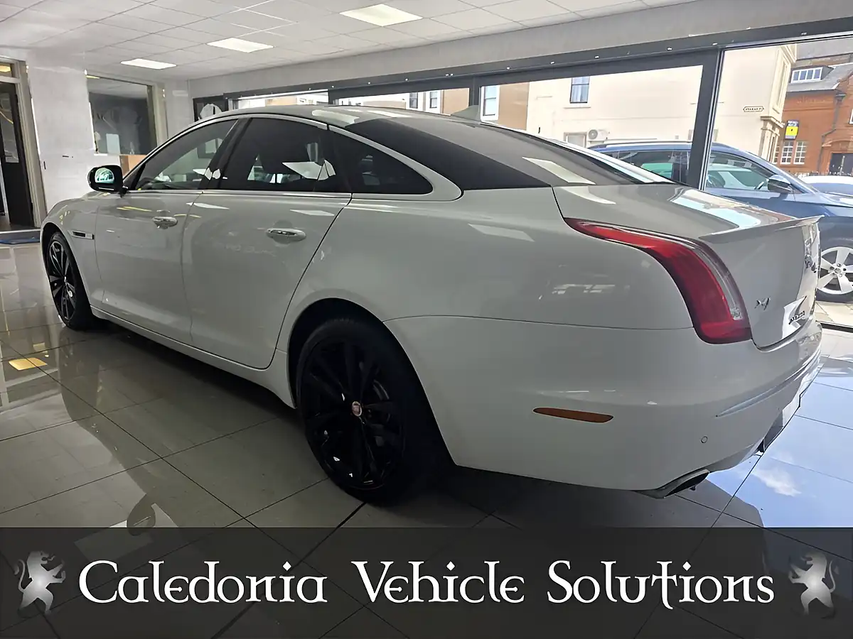 Used 2013 Jaguar Xj Portfolio White - Interior and Exterior details 3
