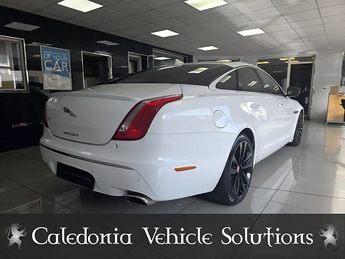 Used 2013 Jaguar Xj Portfolio White - Interior and Exterior details 4