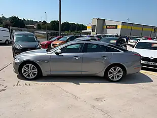 Used 2013 Jaguar Xj Premium Luxury Grey - Interior and Exterior details 8