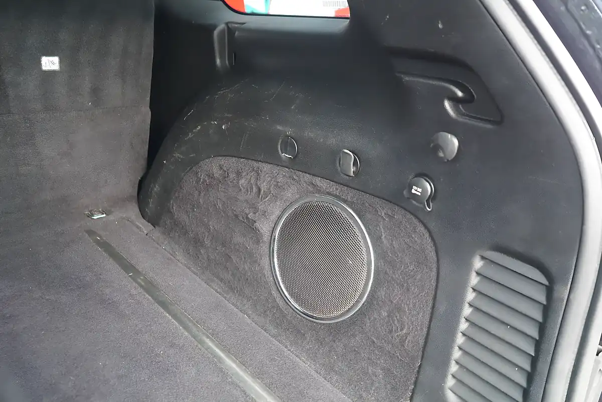 Used 2013 Jeep Grand Cherokee Overland Grey - Interior and Exterior details 11