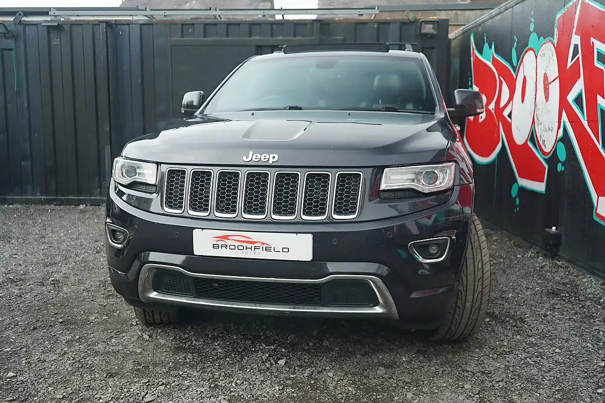 Used 2013 Jeep Grand Cherokee Overland Grey - Interior and Exterior details 6