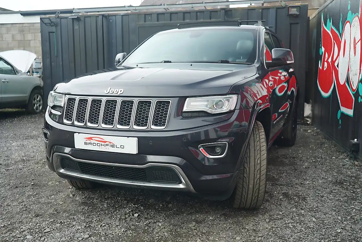 Used 2013 Jeep Grand Cherokee Overland Grey - Interior and Exterior details 7