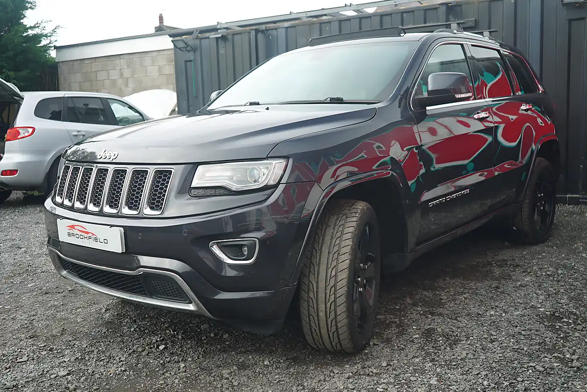 Used 2013 Jeep Grand Cherokee Overland Grey - Interior and Exterior details 9