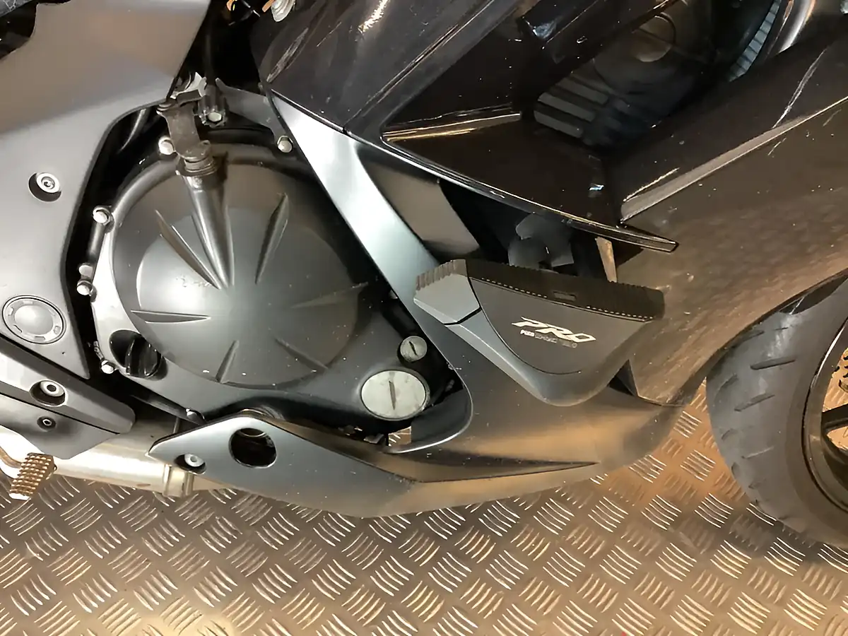 Used 2013 Kawasaki ER-6 Black - Interior and Exterior details 12