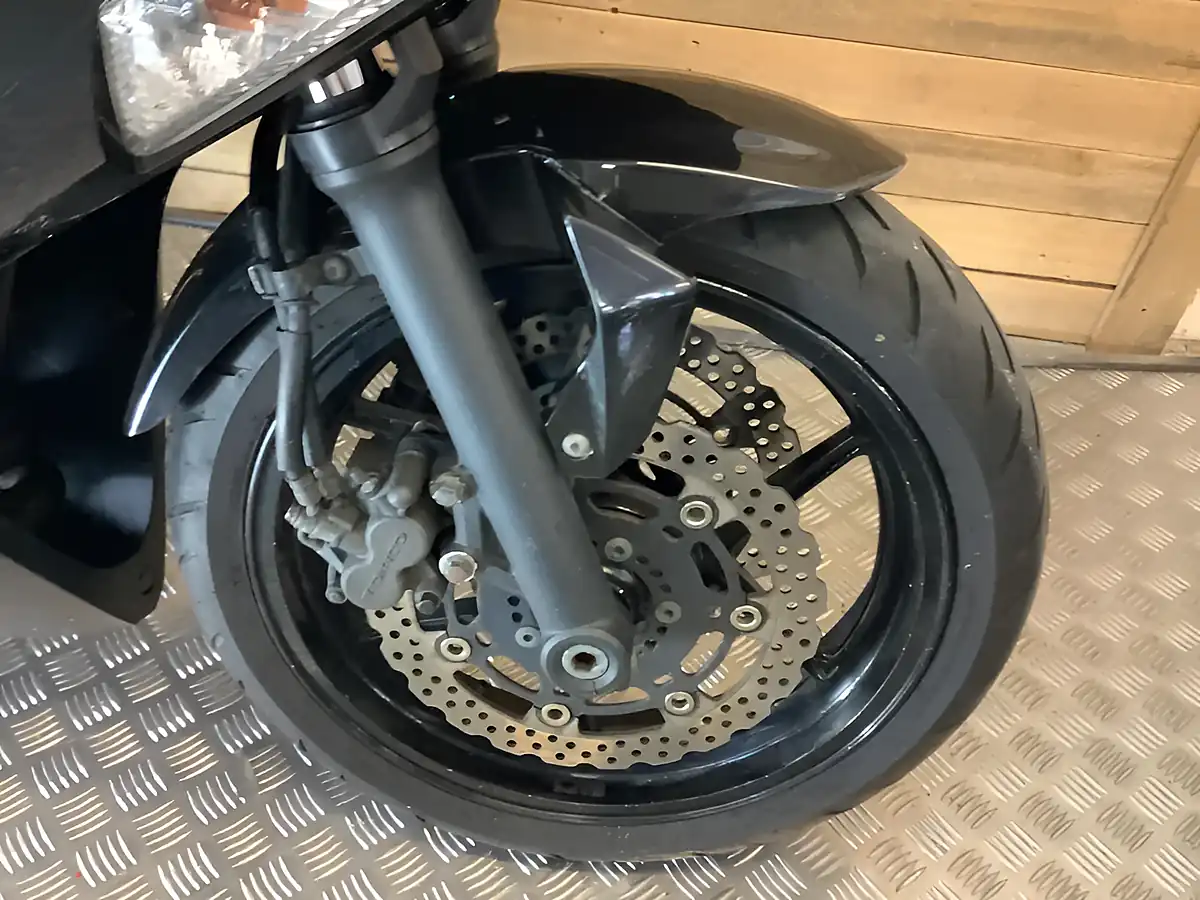 Used 2013 Kawasaki ER-6 Black - Interior and Exterior details 19