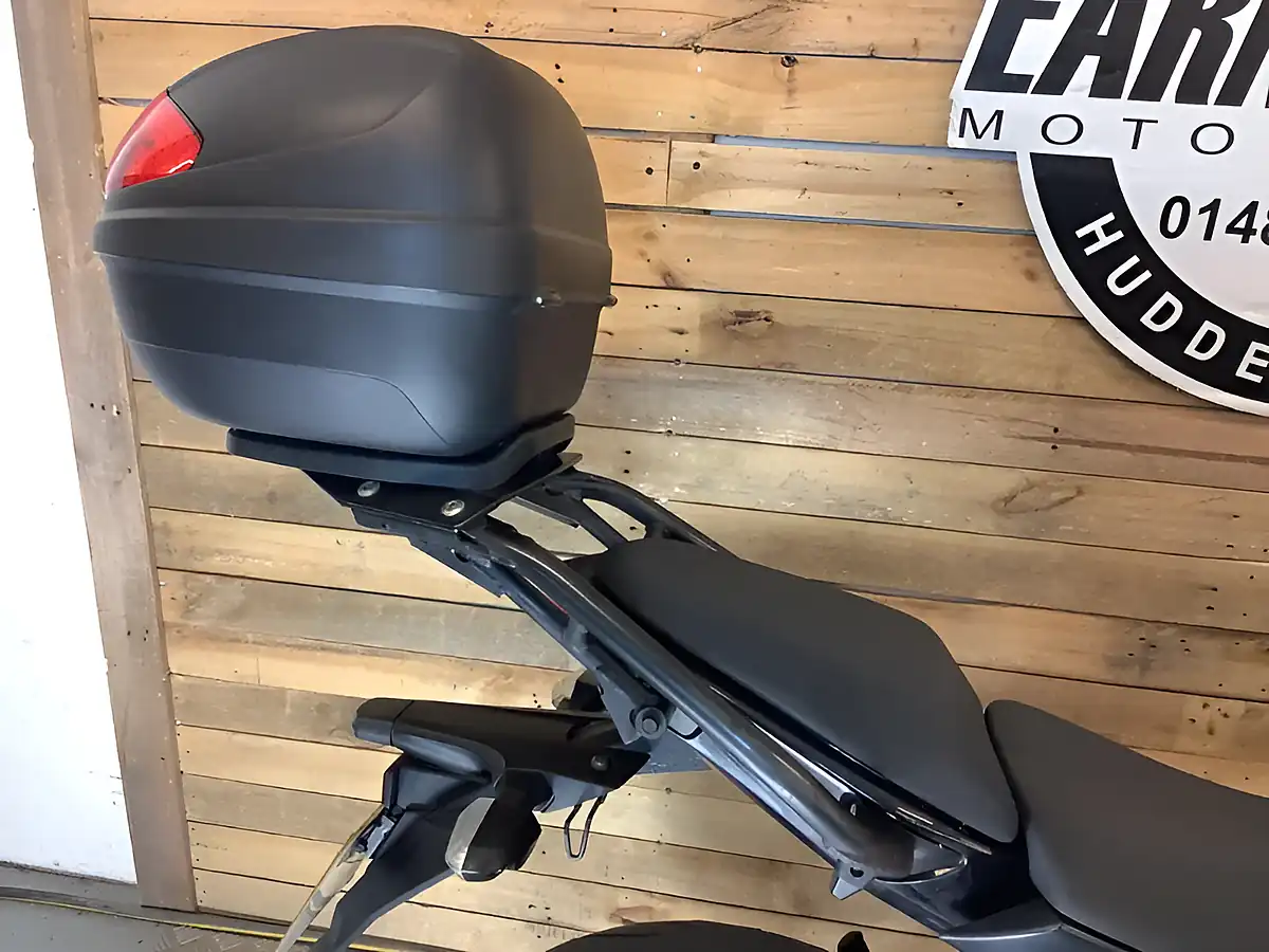 Used 2013 Kawasaki ER-6 Black - Interior and Exterior details 5