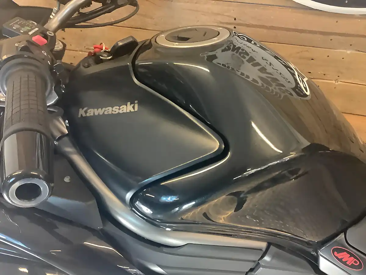 Used 2013 Kawasaki ER-6 Black - Interior and Exterior details 8