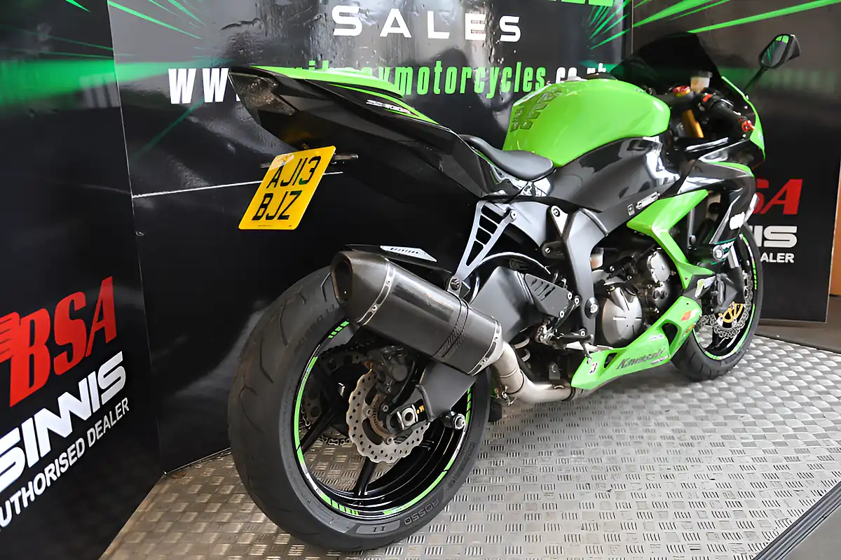 Used 2013 Kawasaki ZX636-R Wibsey Motorcycles Green - Interior and Exterior details 12