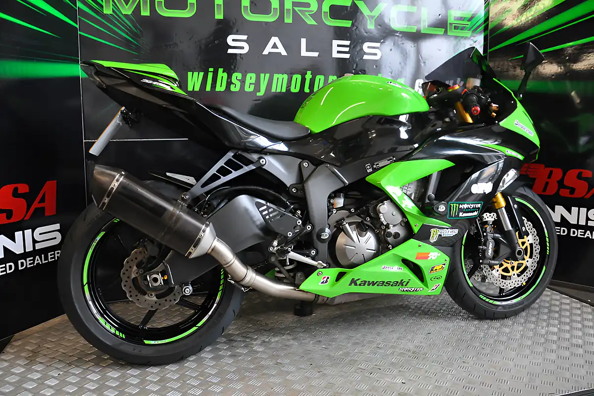 Used 2013 Kawasaki ZX636-R Wibsey Motorcycles Green - Interior and Exterior details 13