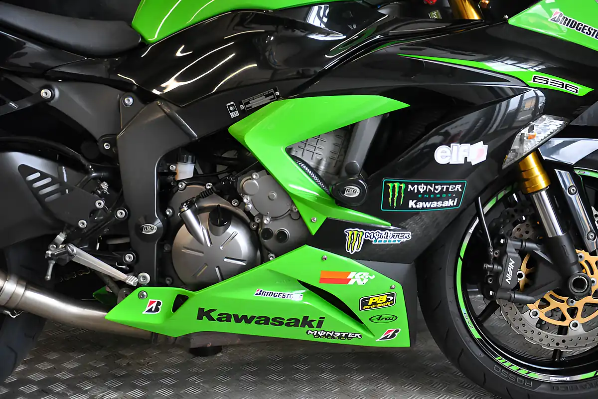 Used 2013 Kawasaki ZX636-R Wibsey Motorcycles Green - Interior and Exterior details 16