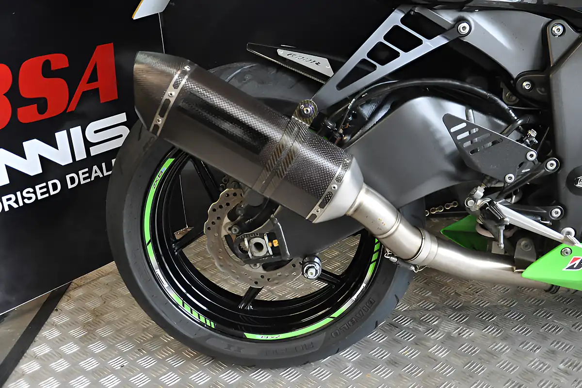 Used 2013 Kawasaki ZX636-R Wibsey Motorcycles Green - Interior and Exterior details 17