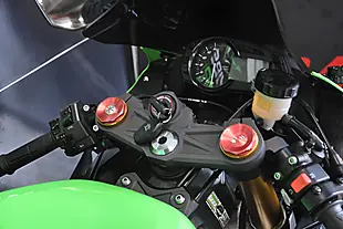 Used 2013 Kawasaki ZX636-R Wibsey Motorcycles Green - Interior and Exterior details 19