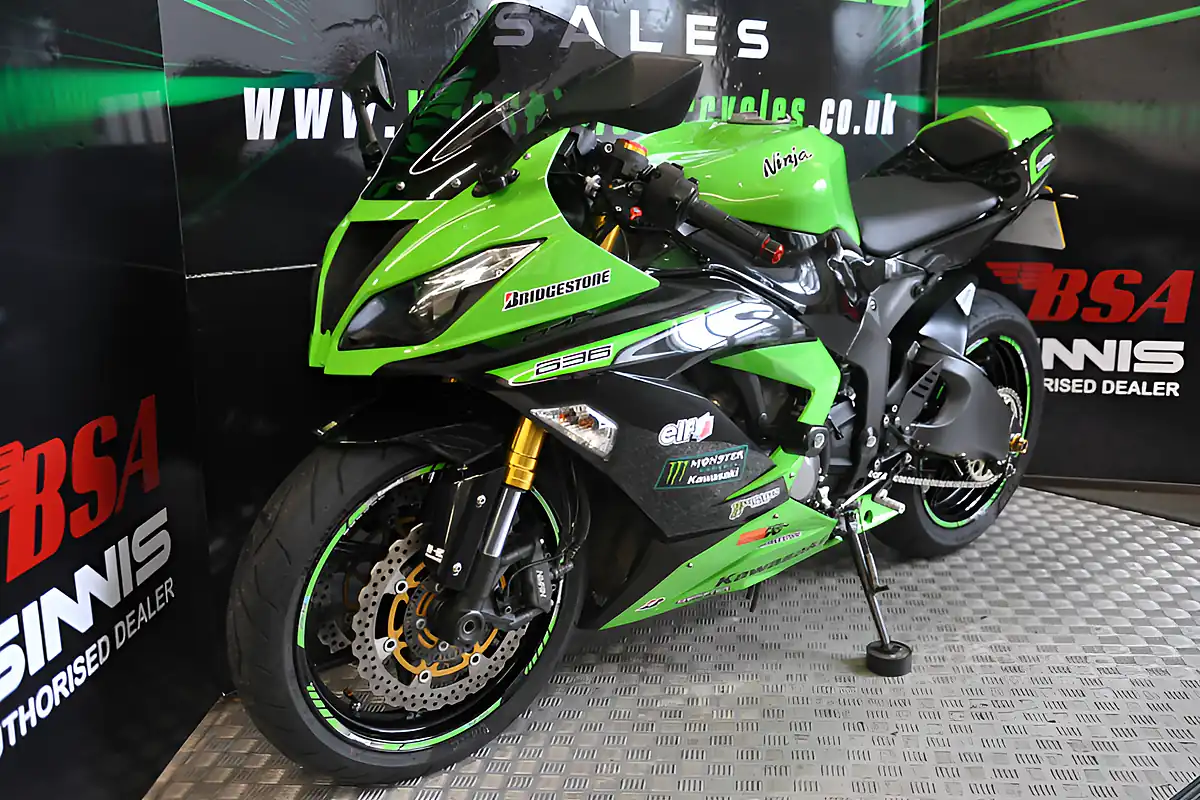 Used 2013 Kawasaki ZX636-R Wibsey Motorcycles Green - Interior and Exterior details 2