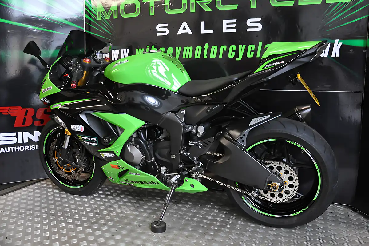 Used 2013 Kawasaki ZX636-R Wibsey Motorcycles Green - Interior and Exterior details 5