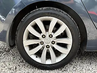 Used 2013 Kia Carens Ecodynamics 3 Blue - Interior and Exterior details 14