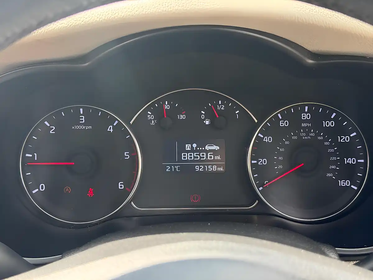Used 2013 Kia Carens Ecodynamics 3 Blue - Interior and Exterior details 15