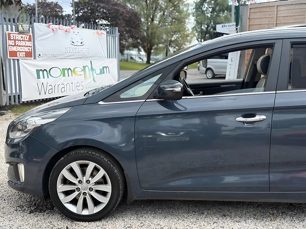 Used 2013 Kia Carens Ecodynamics 3 Blue - Interior and Exterior details 7