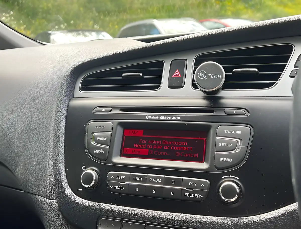 Used 2013 Kia Ceed Ceed 2 Ecodynamics Silver Storm - Interior and Exterior details 13