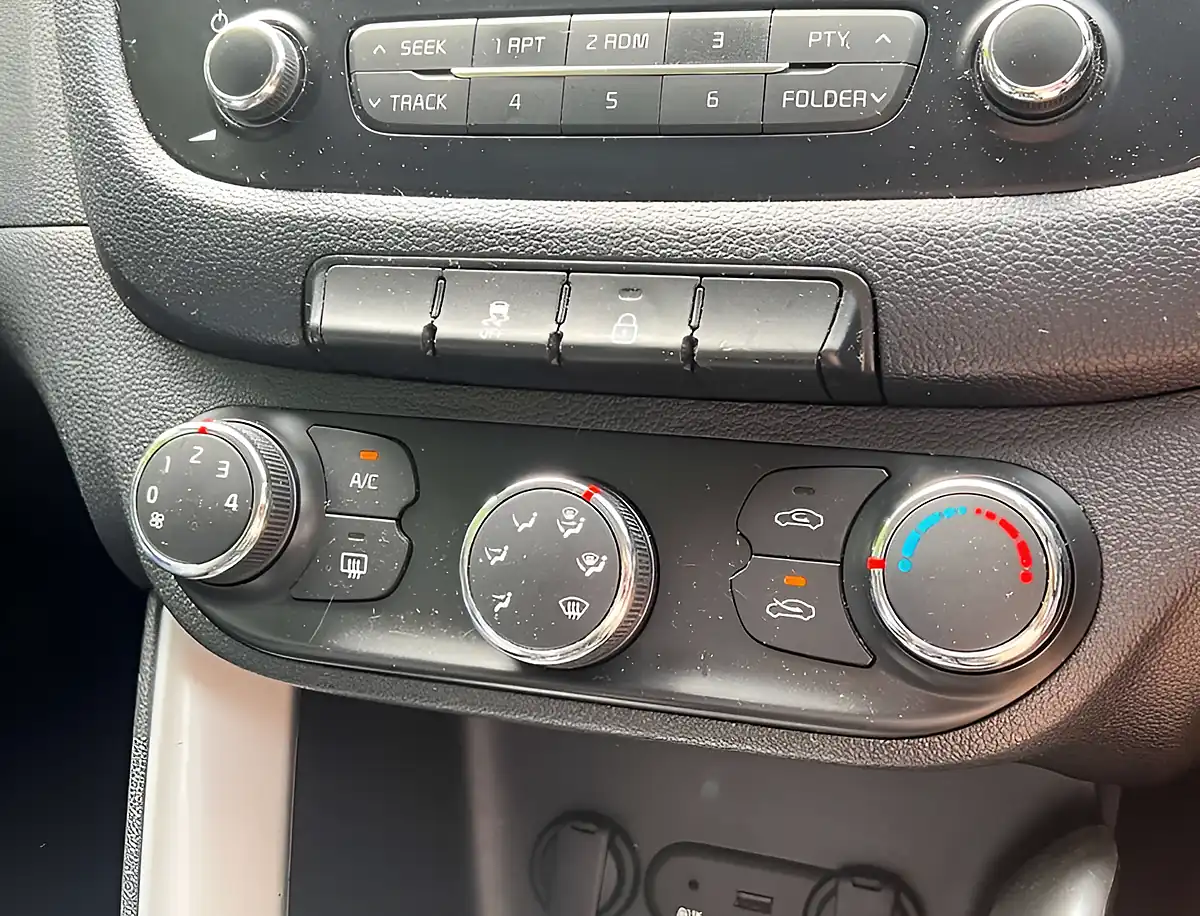 Used 2013 Kia Ceed Ceed 2 Ecodynamics Silver Storm - Interior and Exterior details 16
