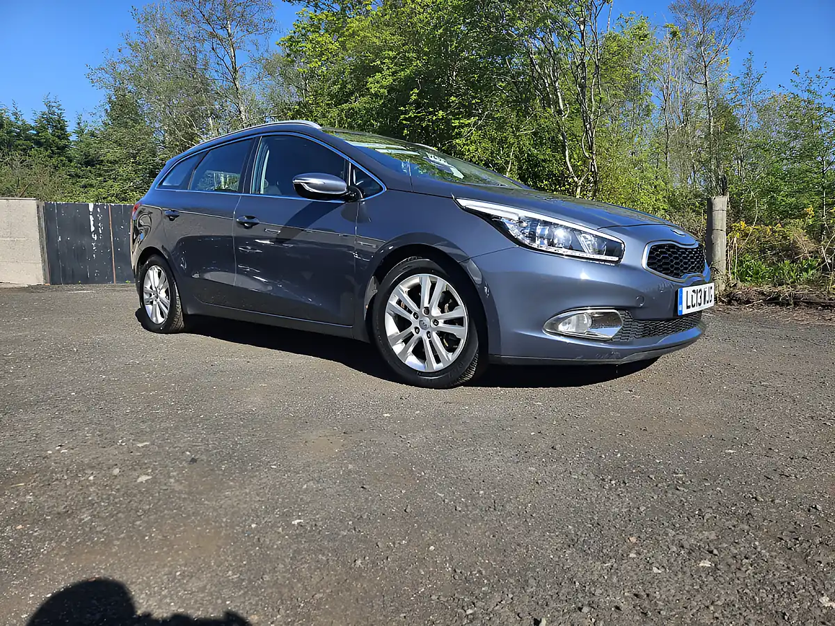 Used 2013 Kia Ceed Ecodynamics 2 Blue - Front View