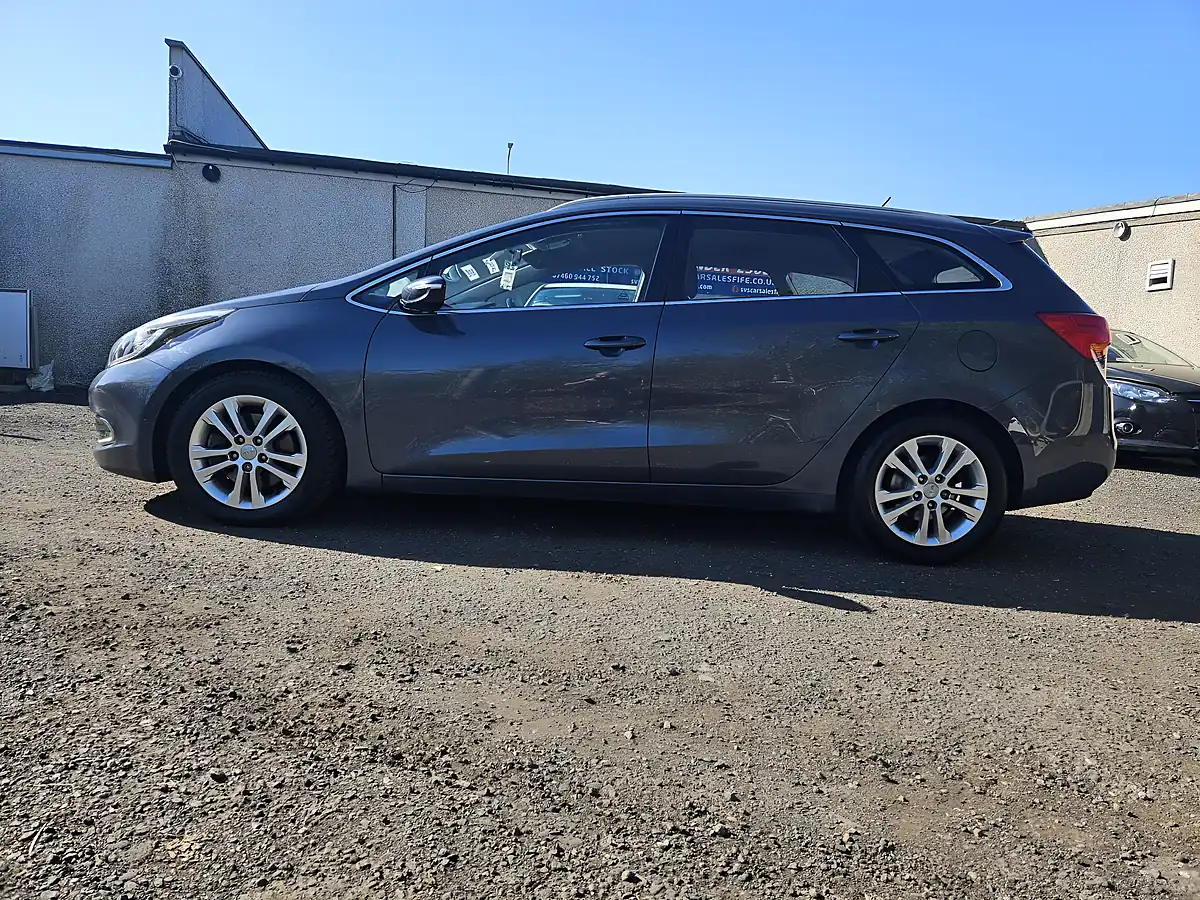 Used 2013 Kia Ceed Ecodynamics 2 Blue - Interior and Exterior details 9