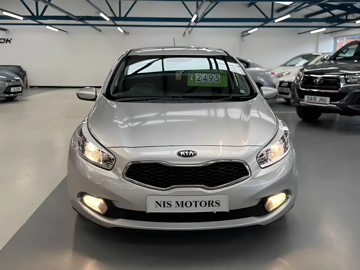 Used 2013 Kia Ceed Ecodynamics 3 Silver - Interior and Exterior details 8