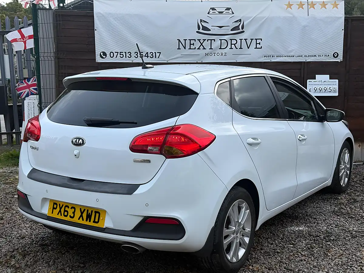 Used 2013 Kia Ceed Ecodynamics 3 White - Interior and Exterior details 10