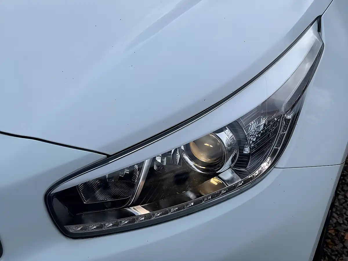 Used 2013 Kia Ceed Ecodynamics 3 White - Interior and Exterior details 19