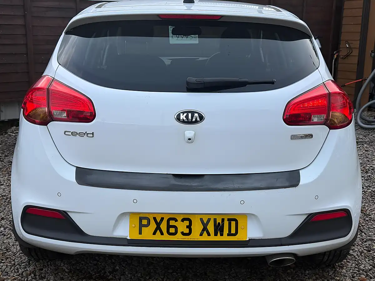 Used 2013 Kia Ceed Ecodynamics 3 White - Interior and Exterior details 6