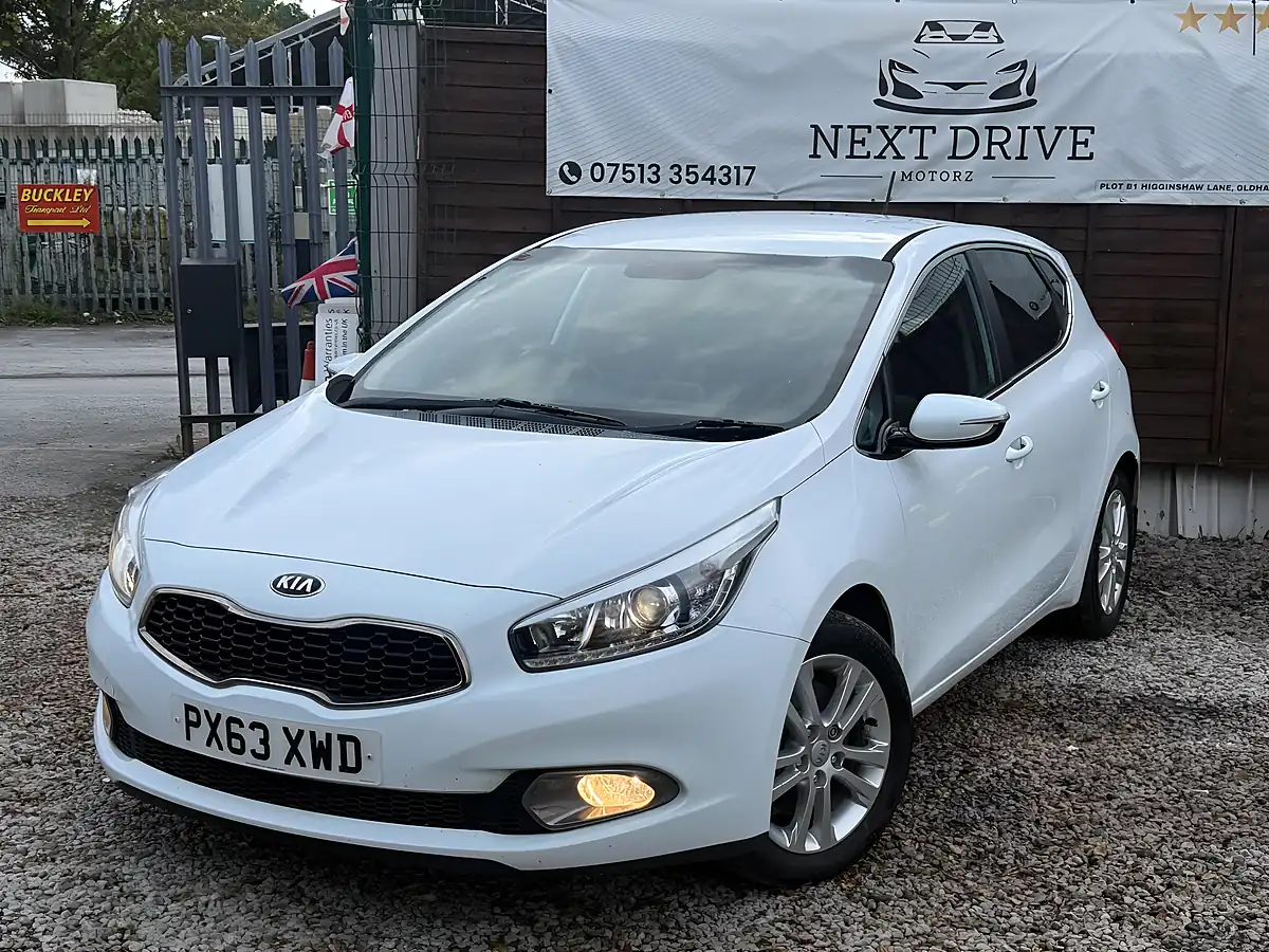 Used 2013 Kia Ceed Ecodynamics 3 White - Interior and Exterior details 7