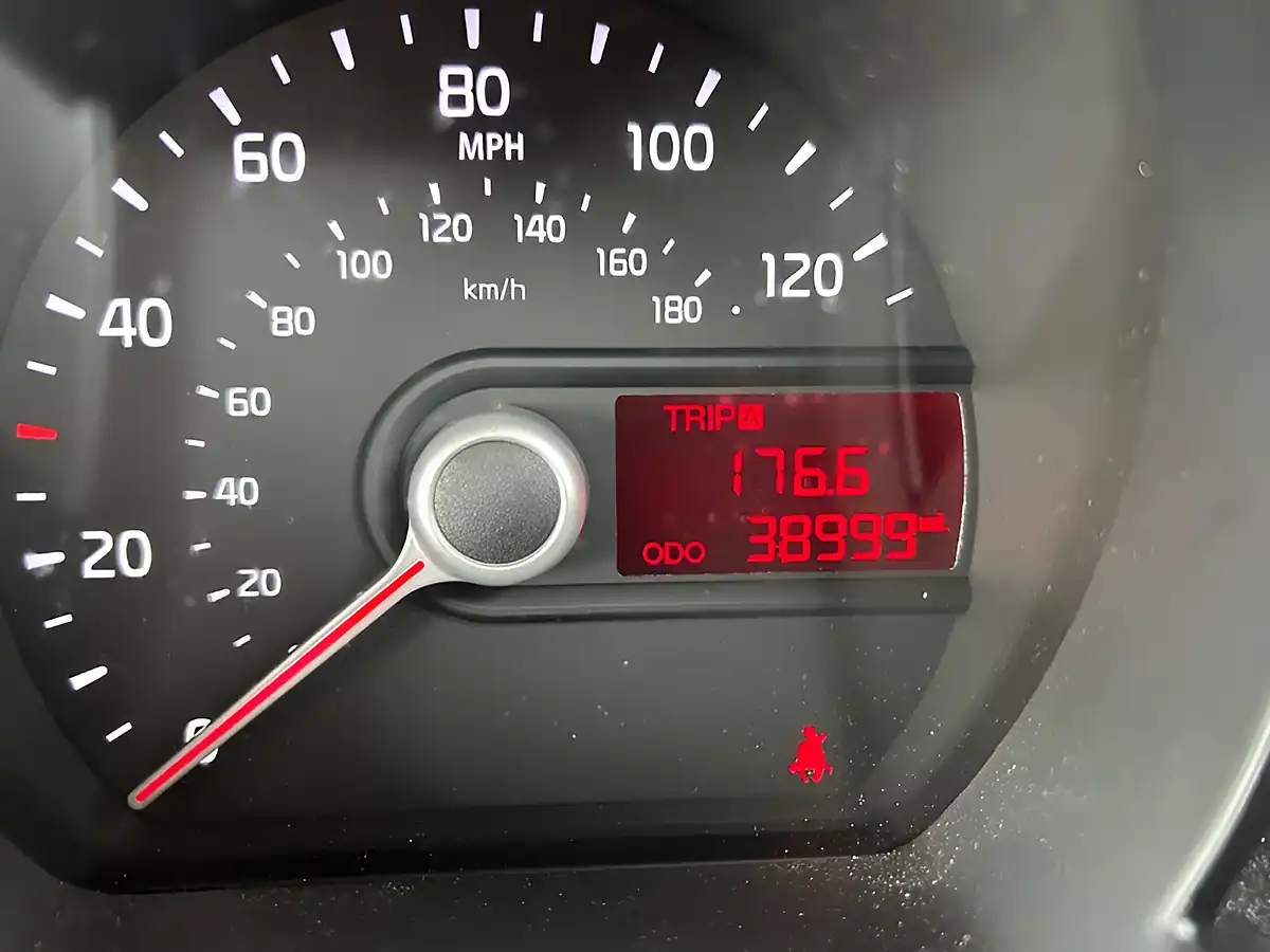 Used 2013 Kia Picanto 1 Silver - Interior and Exterior details 16