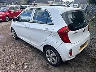 Used 2013 Kia Picanto 1 White - Interior and Exterior details 10
