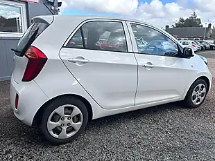 Used 2013 Kia Picanto 1 White - Interior and Exterior details 14