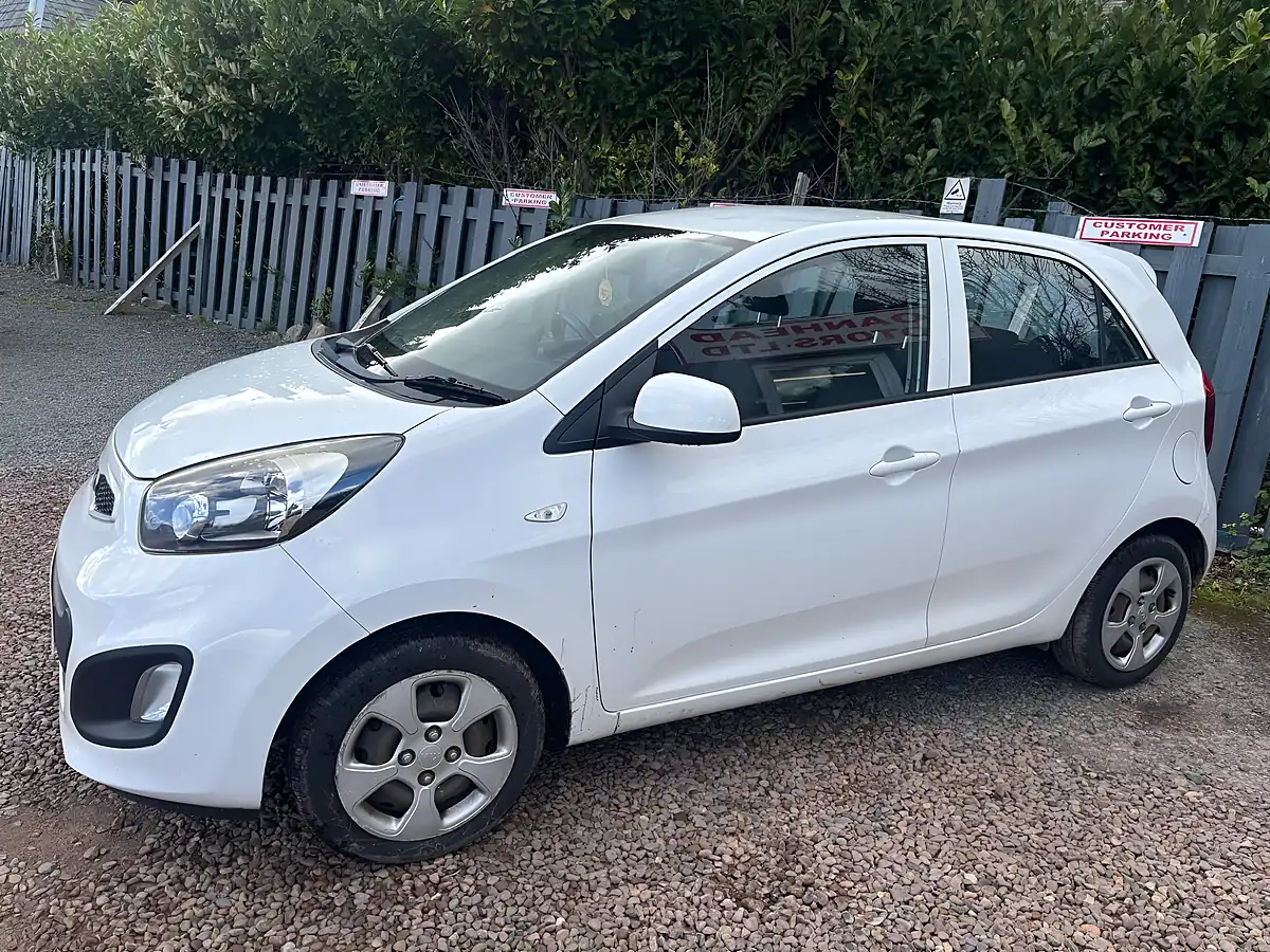 Used 2013 Kia Picanto 1 White - Interior and Exterior details 5