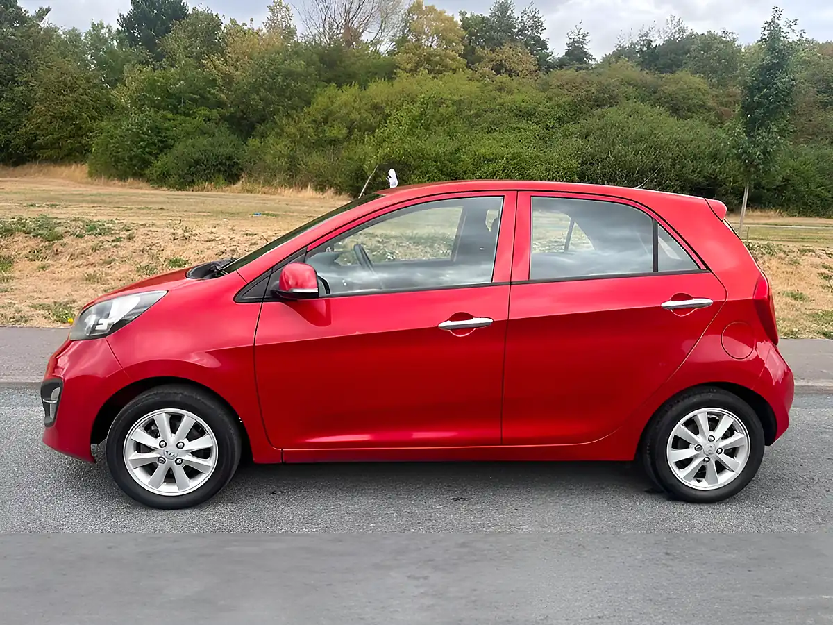 Used 2013 Kia Picanto 2 Blaze Red - Interior and Exterior details 4