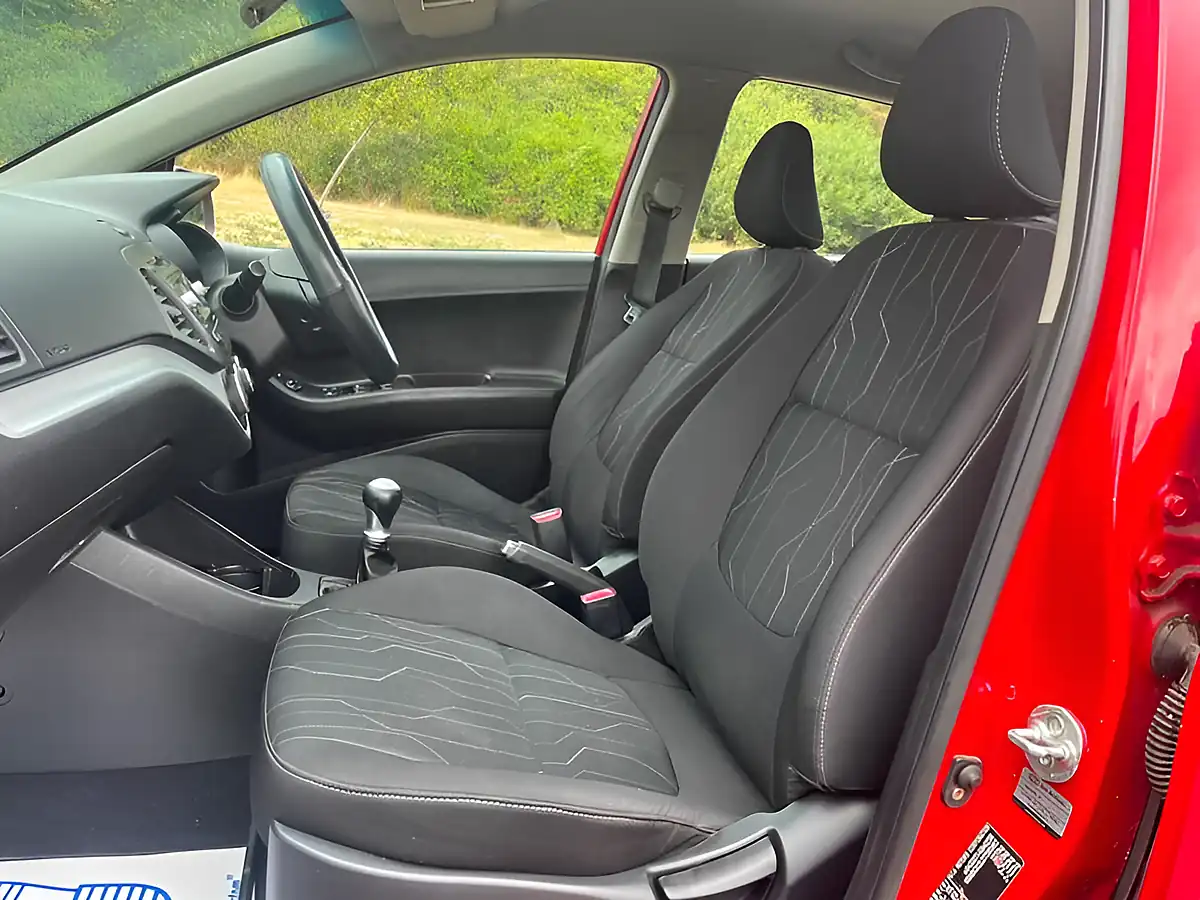 Used 2013 Kia Picanto 2 Blaze Red - Interior and Exterior details 6