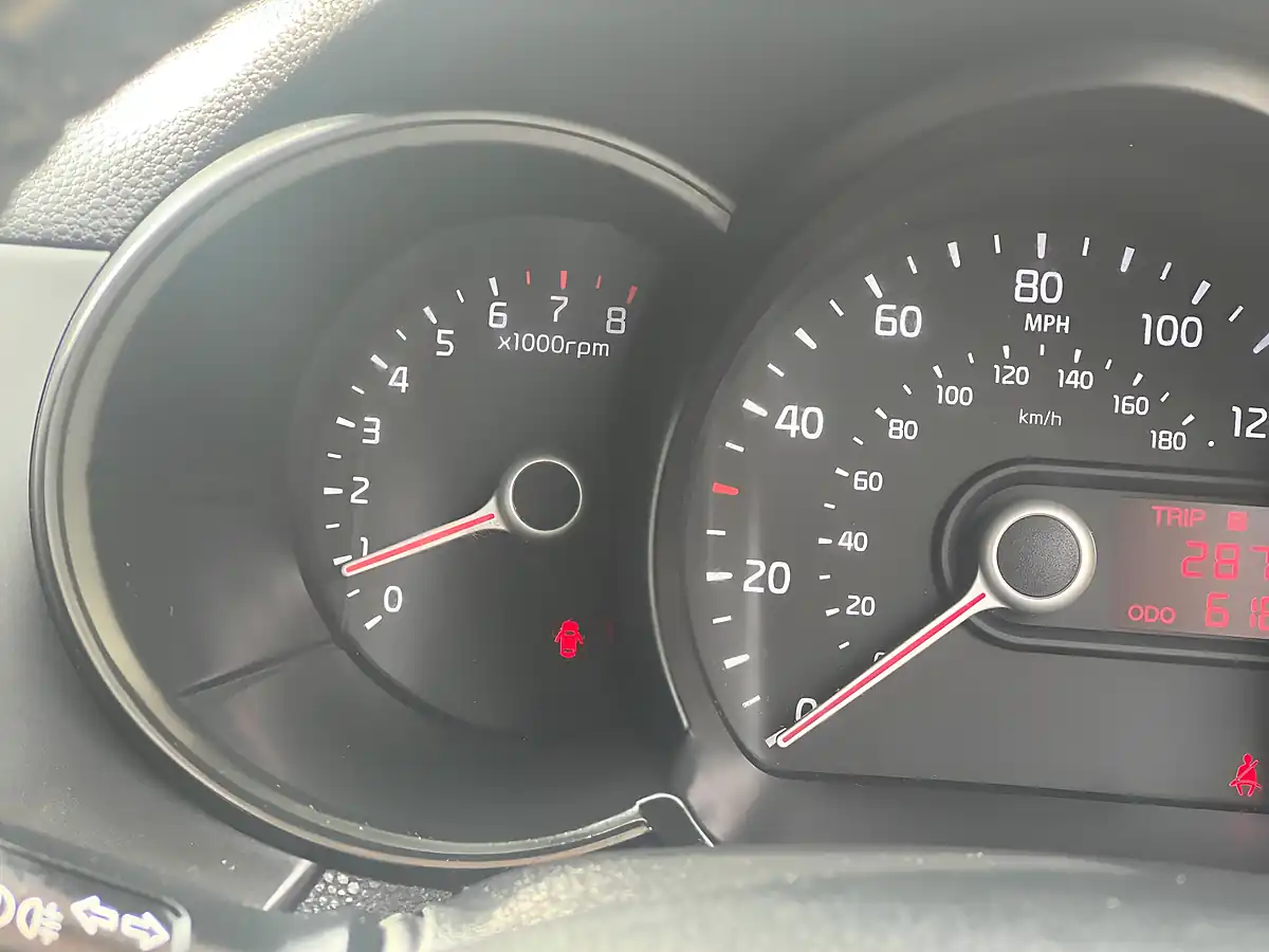 Used 2013 Kia Picanto 2 Green - Interior and Exterior details 17