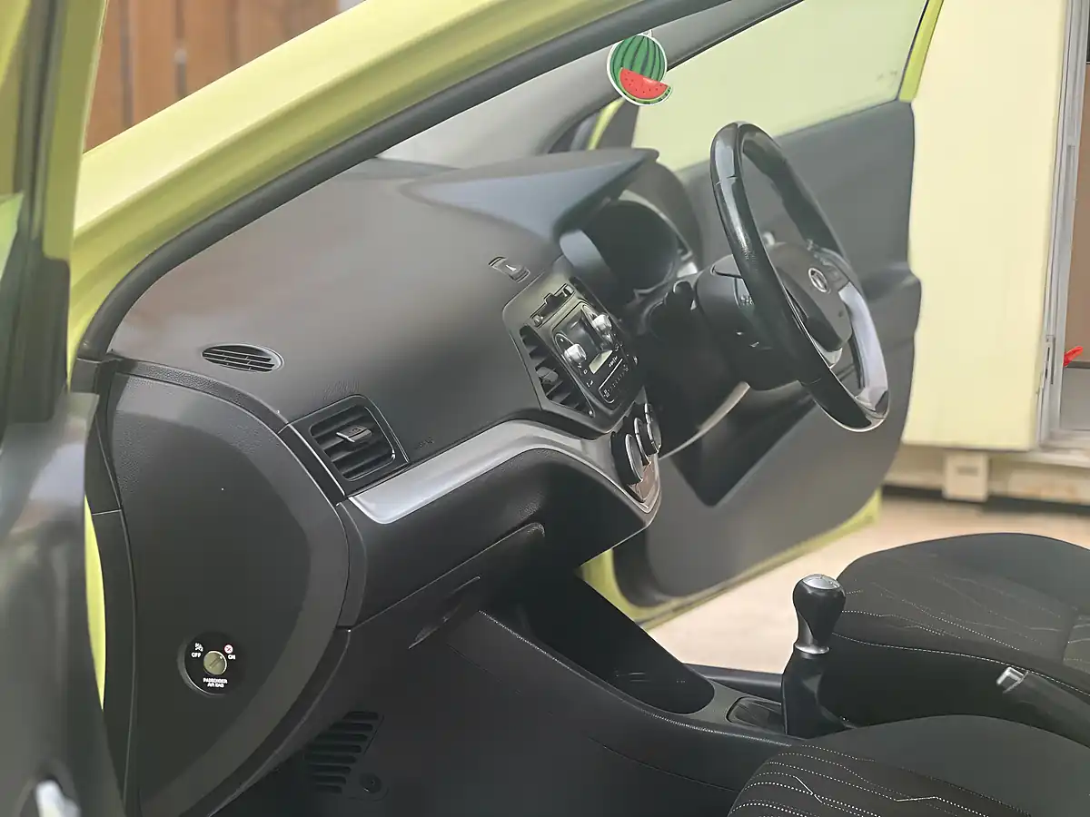 Used 2013 Kia Picanto 2 Green - Interior and Exterior details 19