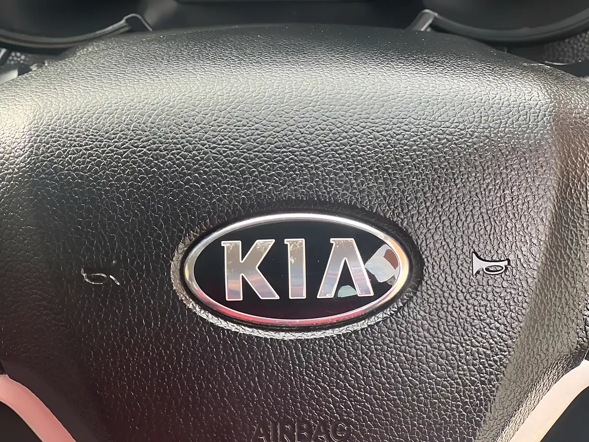 Used 2013 Kia Picanto 2 Green - Interior and Exterior details 20