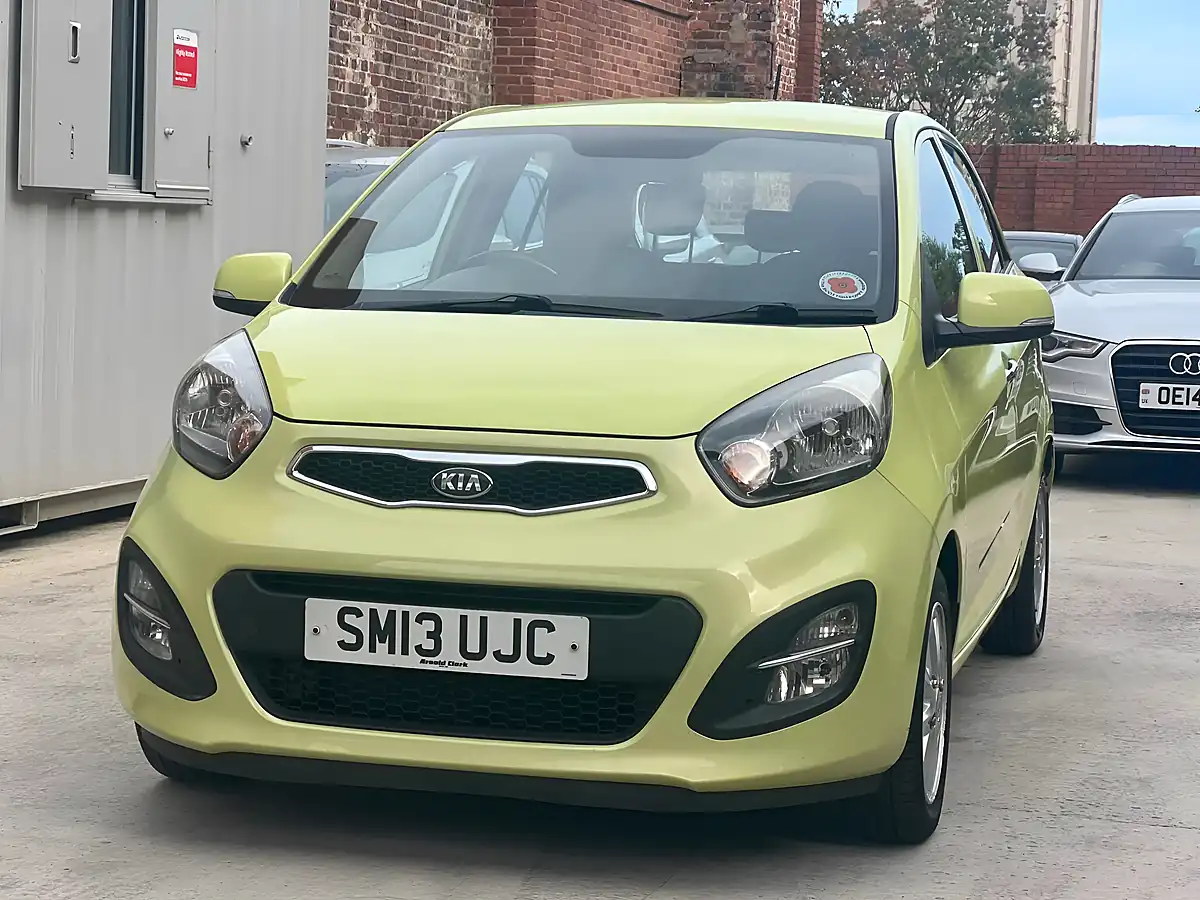 Used 2013 Kia Picanto 2 Green - Interior and Exterior details 3