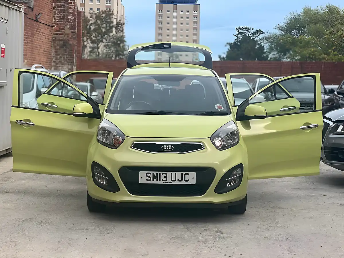 Used 2013 Kia Picanto 2 Green - Interior and Exterior details 5
