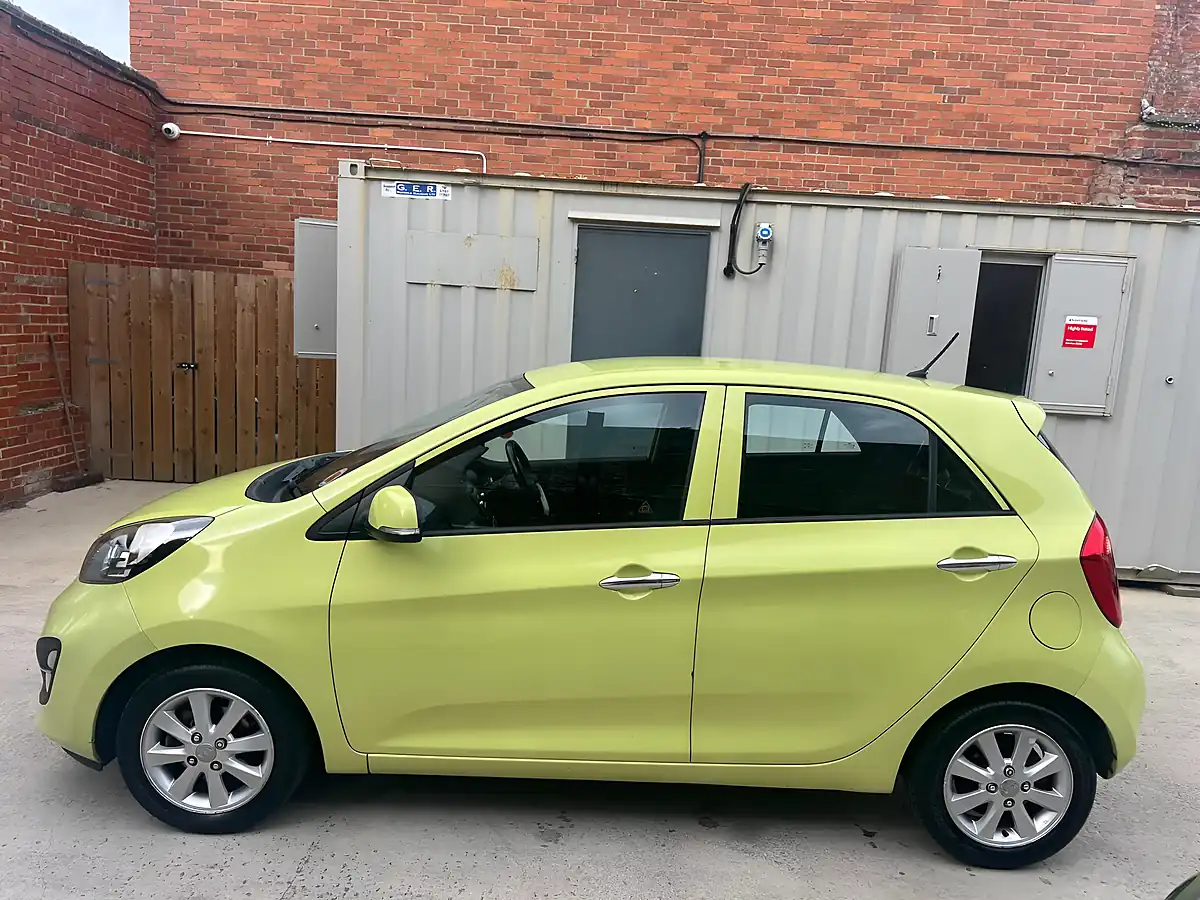 Used 2013 Kia Picanto 2 Green - Interior and Exterior details 6