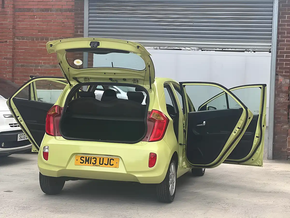 Used 2013 Kia Picanto 2 Green - Interior and Exterior details 8