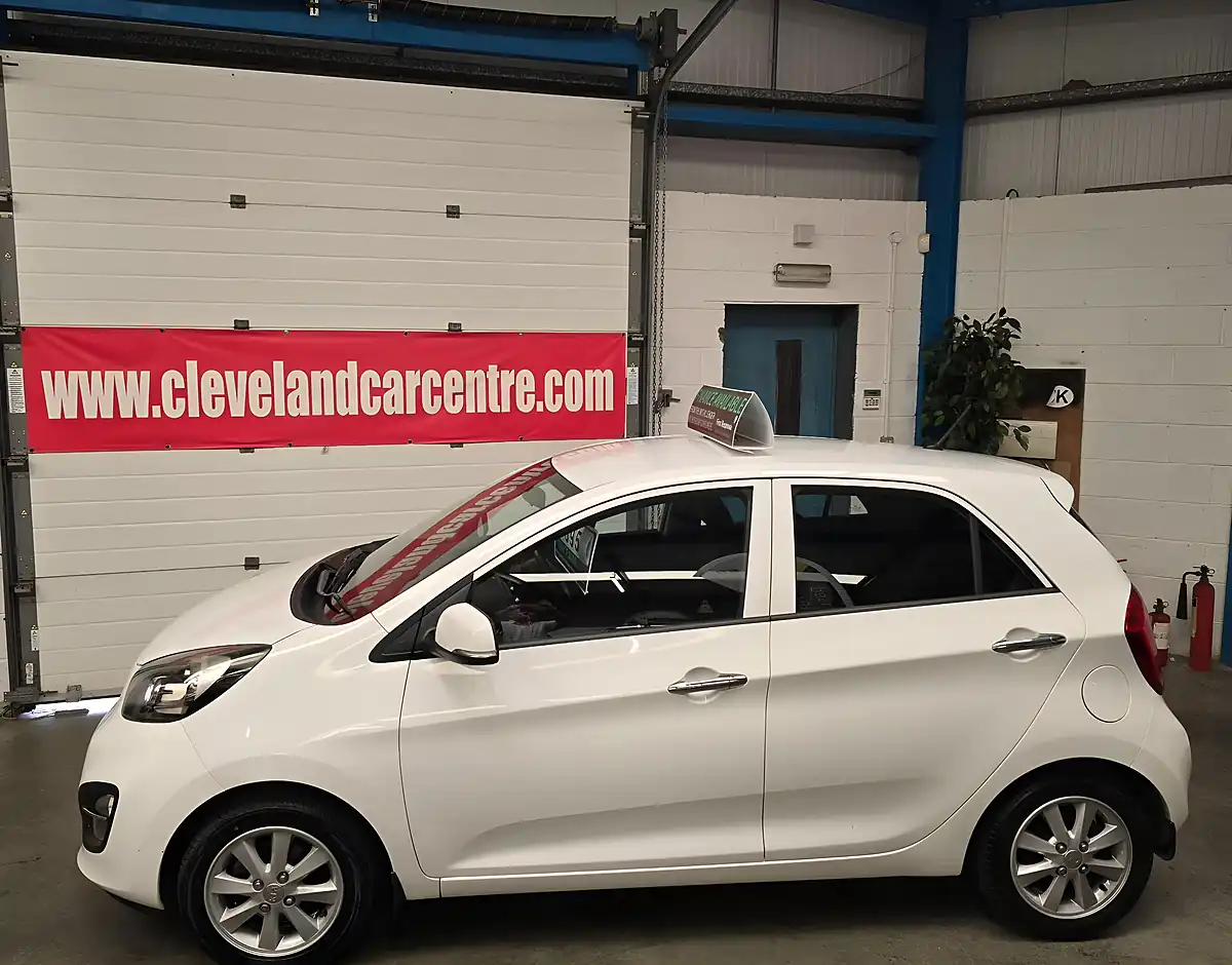 Used 2013 Kia Picanto 2 White - Interior and Exterior details 12