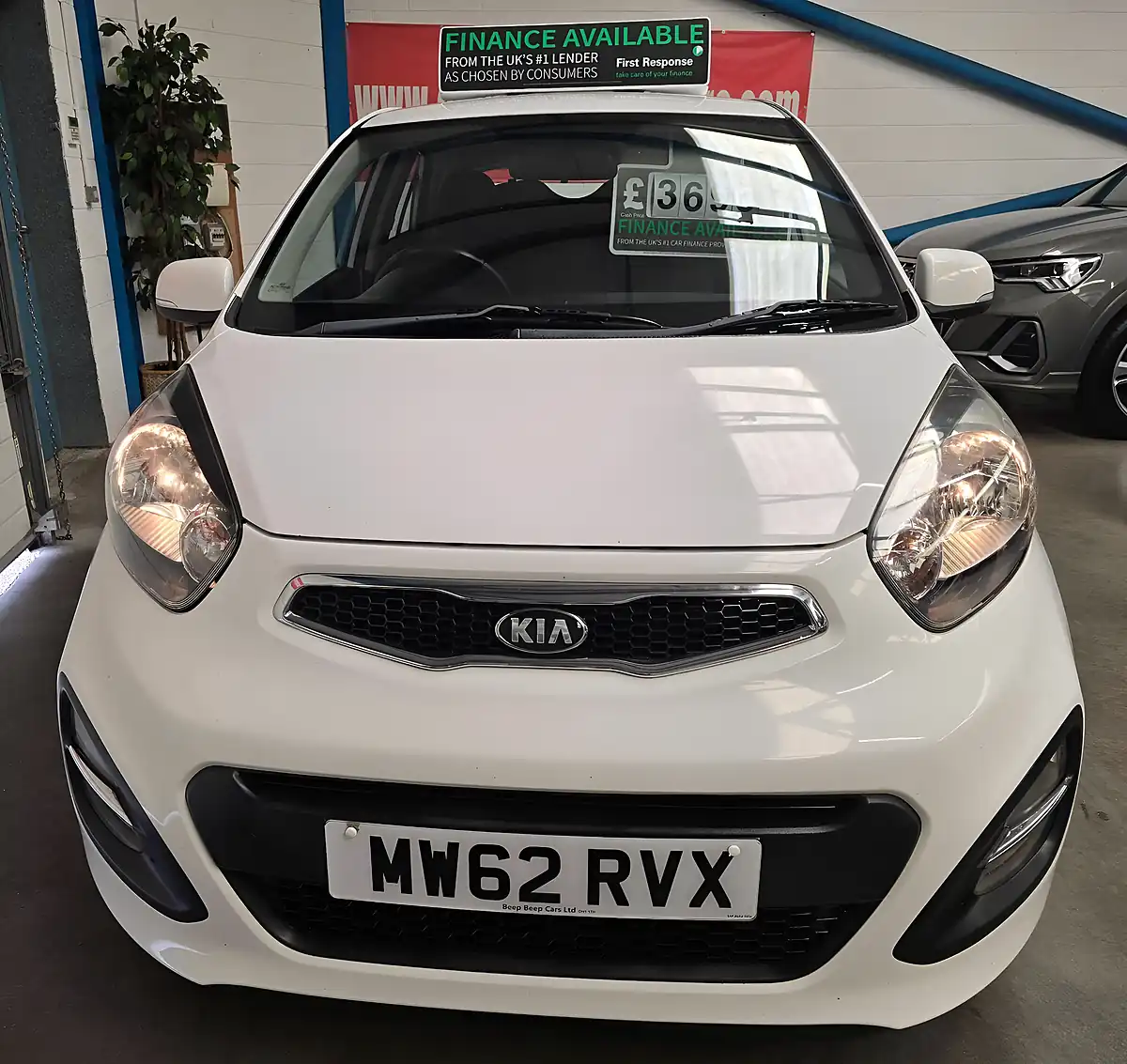 Used 2013 Kia Picanto 2 White - Interior and Exterior details 14