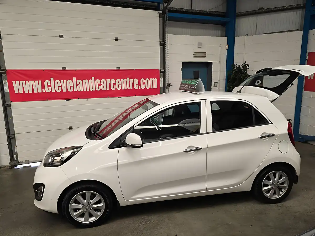 Used 2013 Kia Picanto 2 White - Interior and Exterior details 3