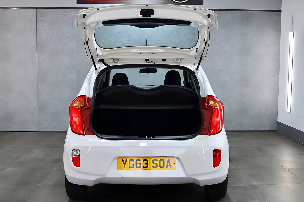 Used 2013 Kia Picanto 2 White - Interior and Exterior details 15